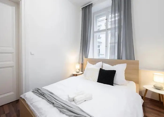 Metropolitan Prague Apt With Amenities