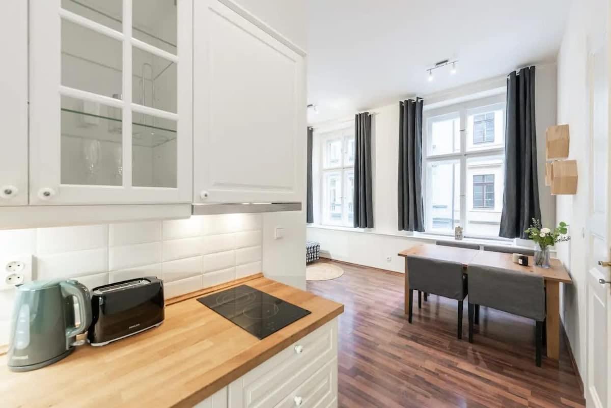 Metropolitan With Amenities *
