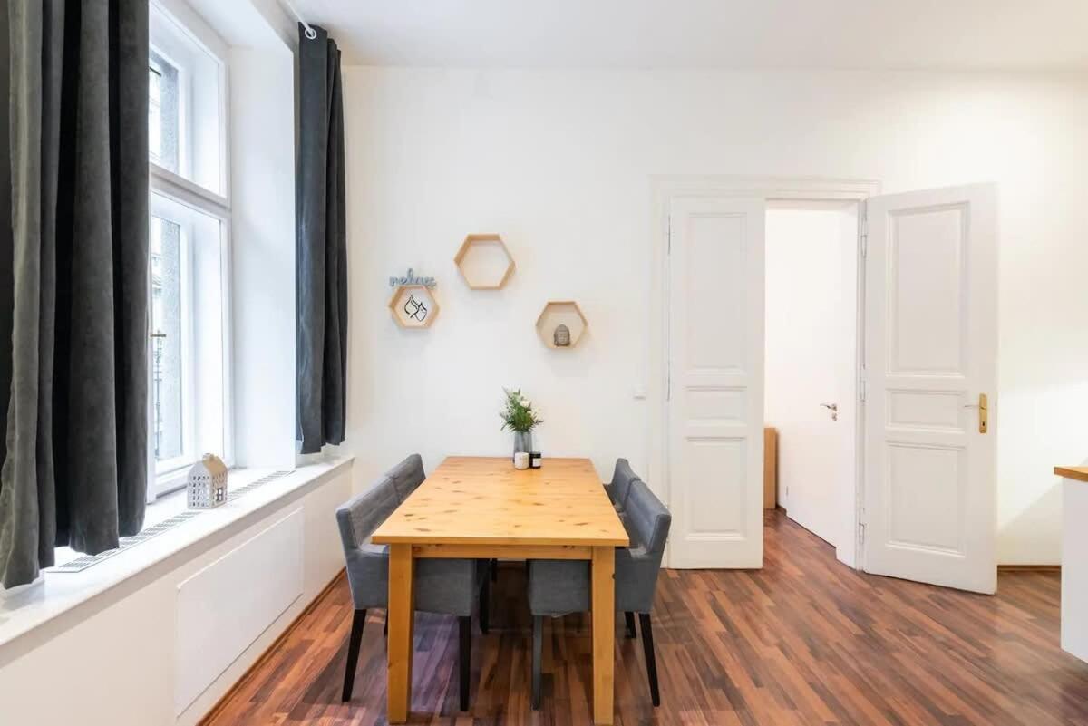 Metropolitan With Amenities